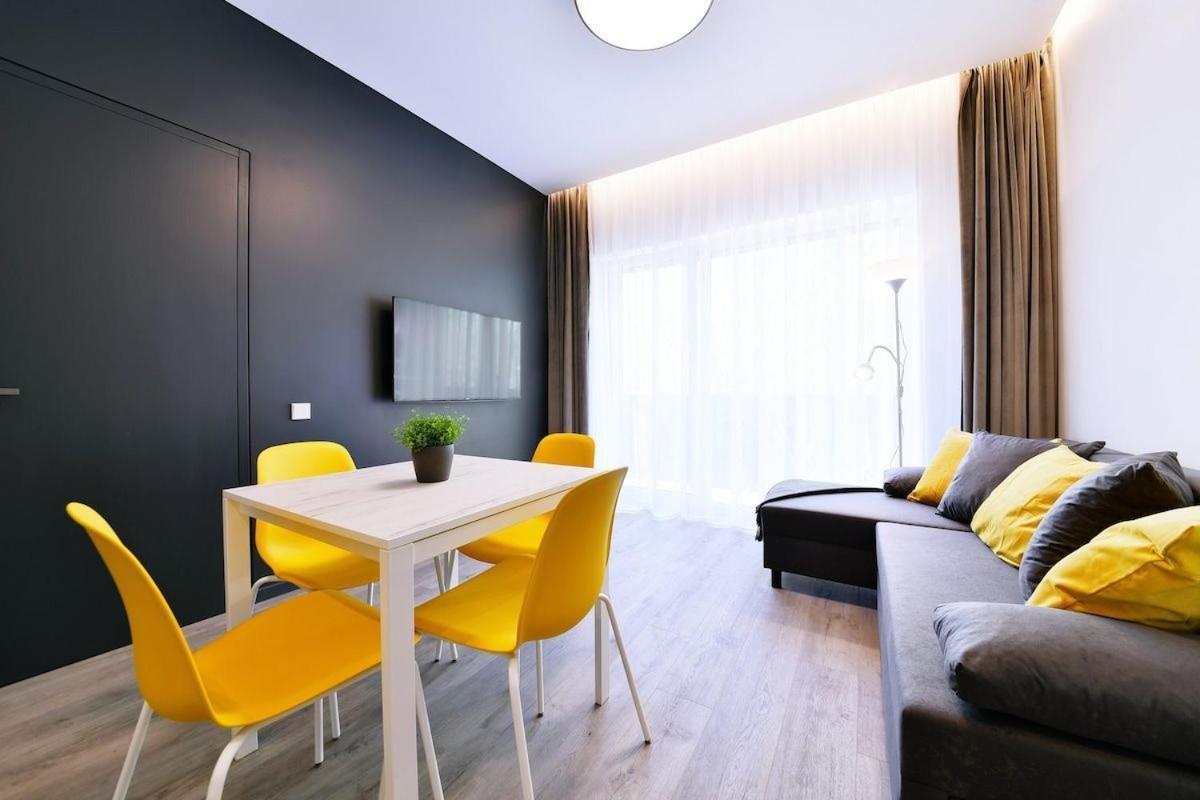 New Apartment In Good Location With Terrace Kaunas Luaran gambar